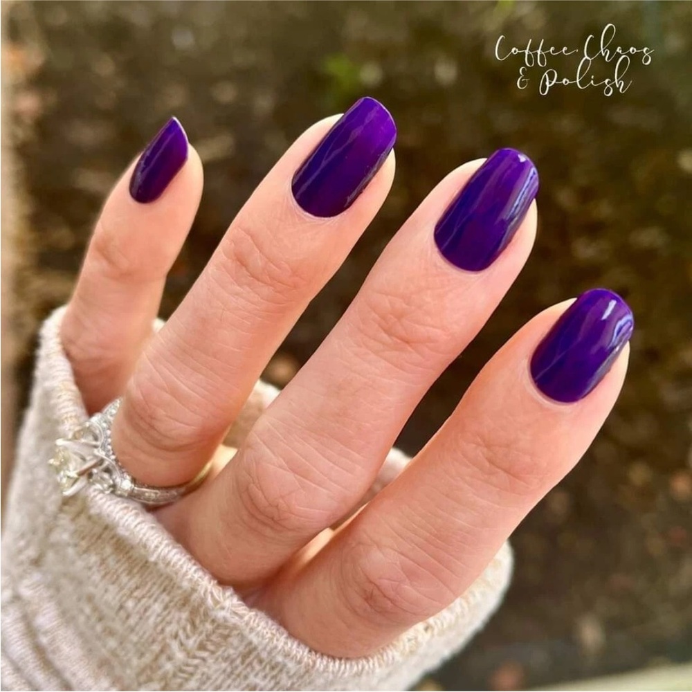 *Retired* Color Street: Fig-ure It Out | Deep Purple Solid Fall Jewel Winter - Picture 5 of 13